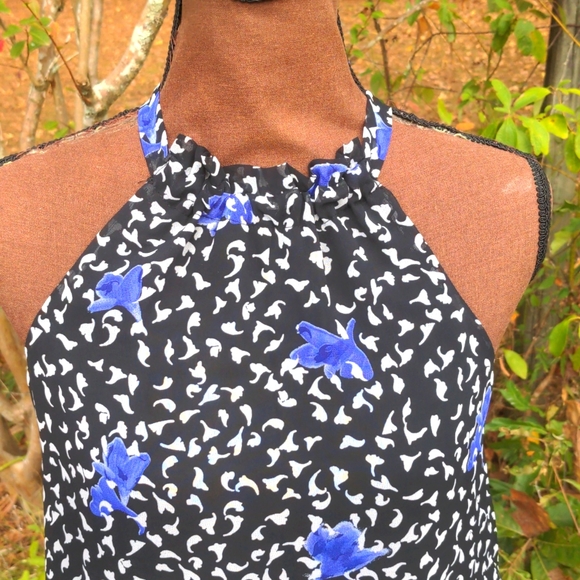 BCBGeneration Black/White/Lavender 'Fallen Petals' Relaxed Halter Neck Tie Dress - Picture 4 of 16